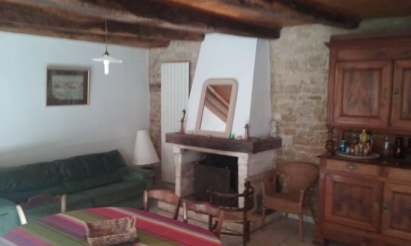 ILE DE RE MAISON DANS PROPRIETE DE CARACTERE PRES DU PORT D'ARS