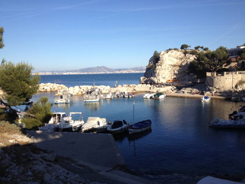 Trés belle maison dans une calanque de la cote bleue vue panoramique sur la mer
